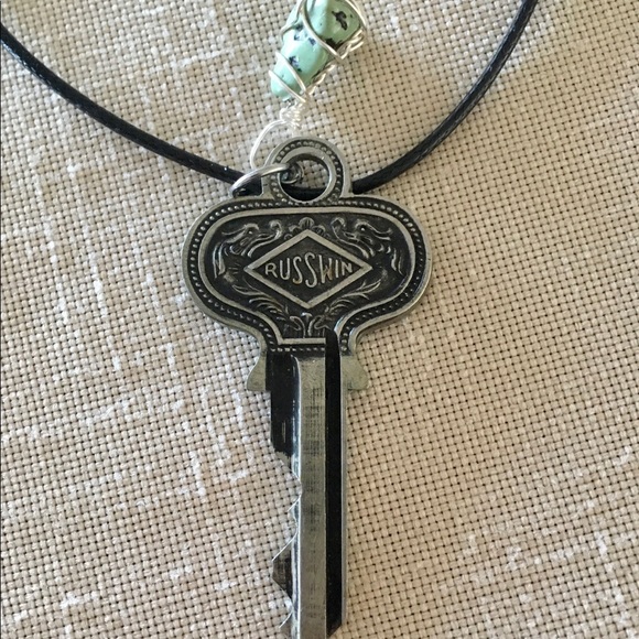 Vintage Key with Wire Wrapped Turquoise Necklace Handcrafted Silver Toned - Picture 3 of 4